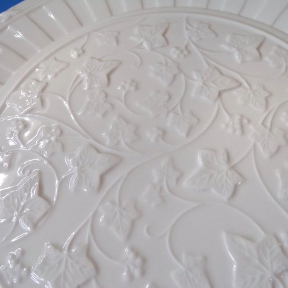 Wedgwood Classic Garden Cake Plate 11" English Earthenware   3134 - Picture 3 of 6
